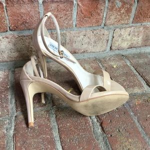 Steve Madden patent leather nude heels 7.5